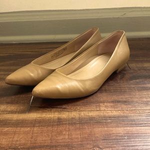 Vionic Leather nude flats
